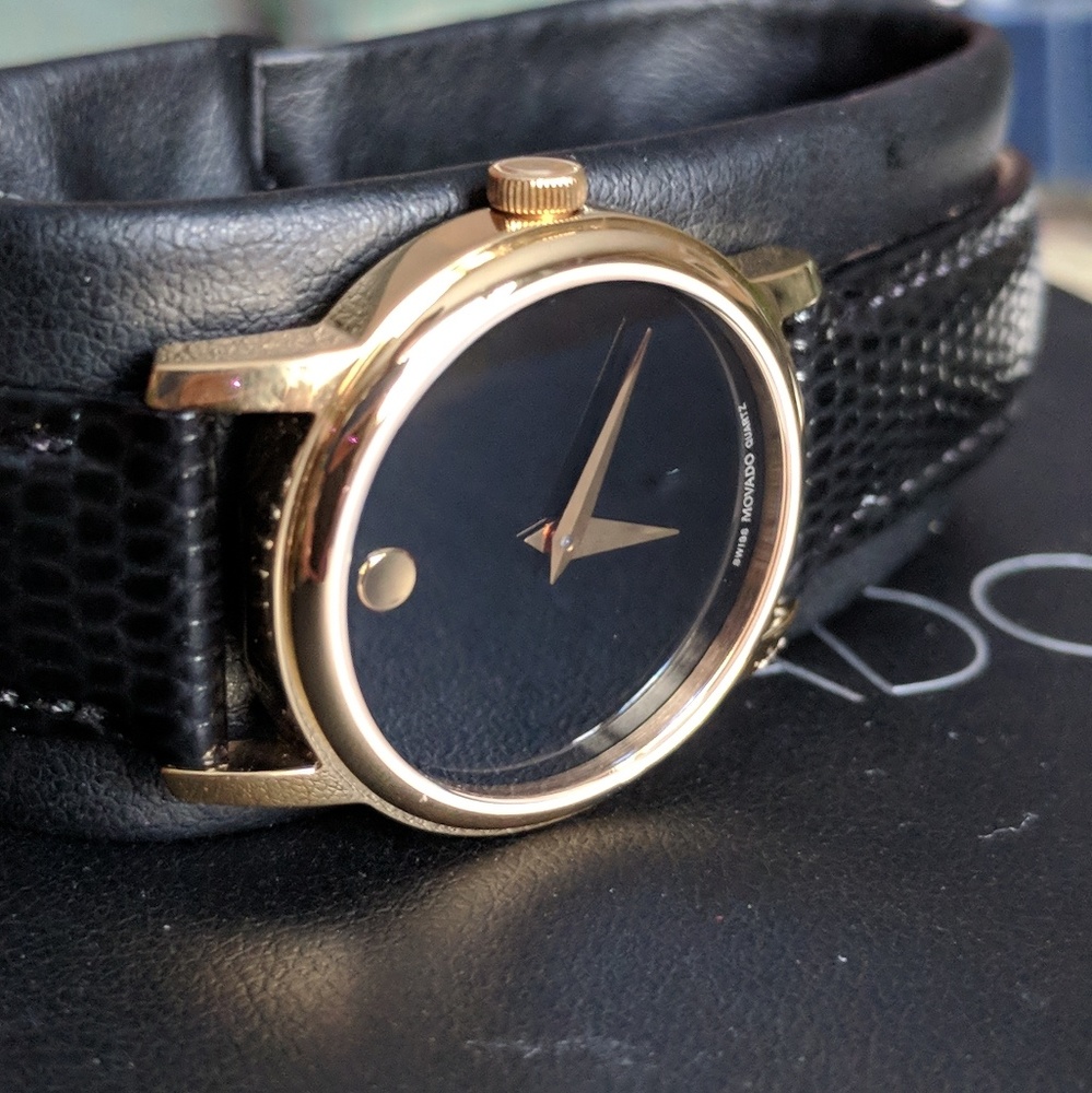 BOX SET MOVADO Museum 2100006 Gold Classic Black